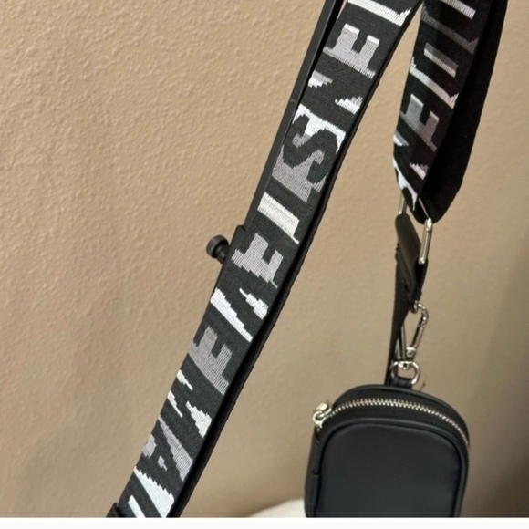 Steve Madden Black Quilted Crossbody Bag - Picture 4 of 9